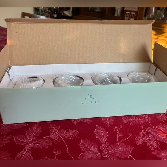 4 PartyLite Frosted Century Globe - Picture 3 of 3